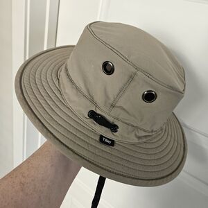 Tilley  bucket hat